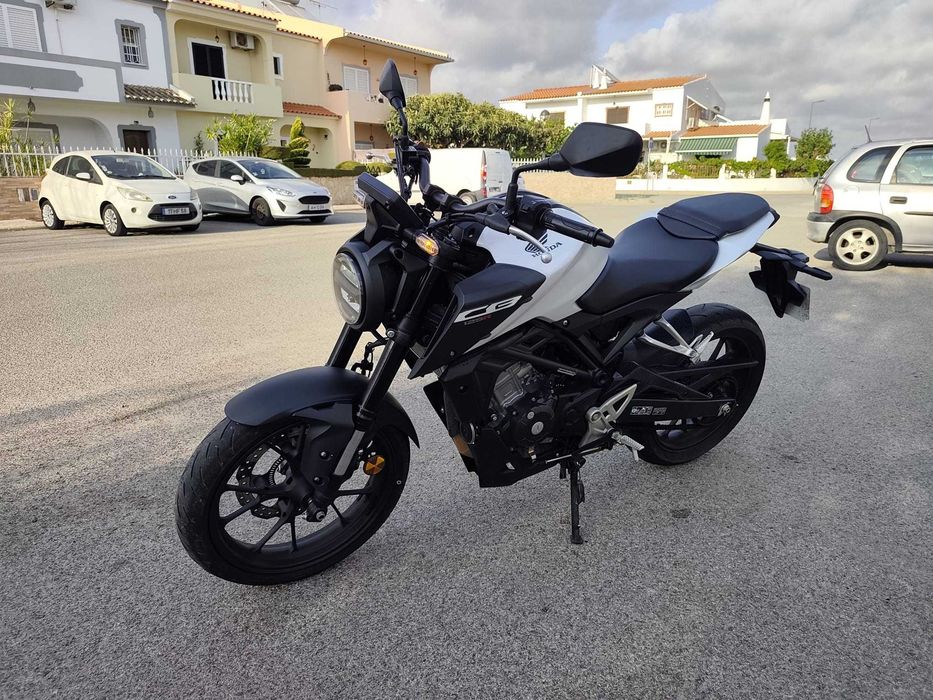 Honda CB125R 2024 9.500 km Impecável