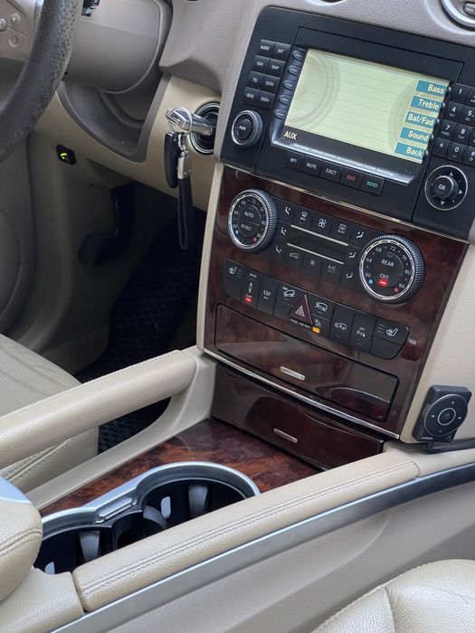 Mercedes-Bens ml 164