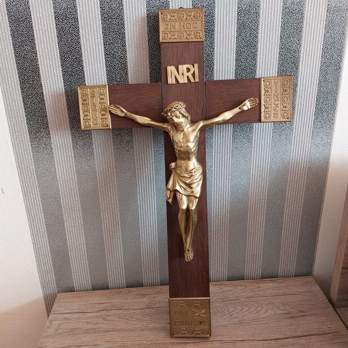 Stary drewniany krzyż