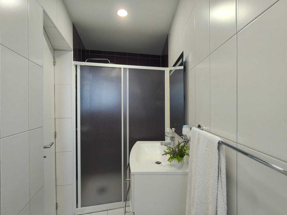Moradia T5 + 2 renovada/Ar Condicionado / Espite / Ourém