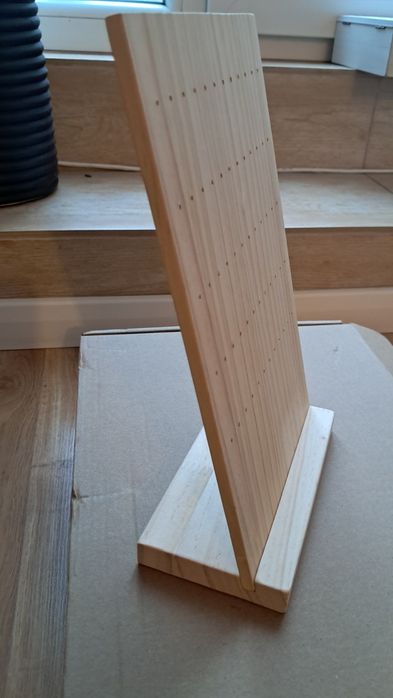 Ekspozytor na kolczyki drewniany