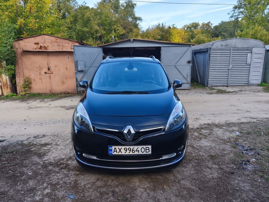 Продам  Рено Сценик 3 двигатель 1.5 к9к 2013г.в первый хозяин в Украине.
