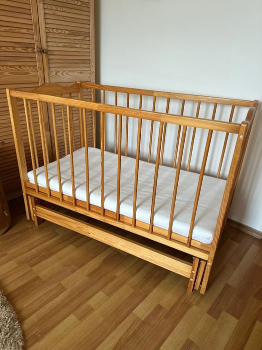 Дитяче ліжечко