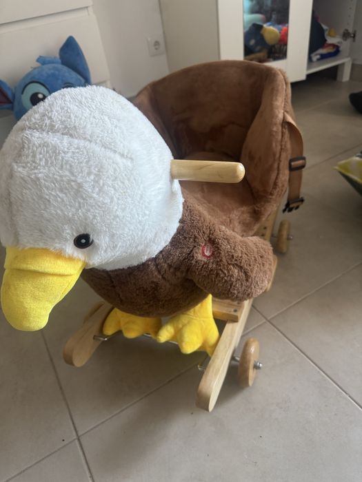 Baloiço aguia com som