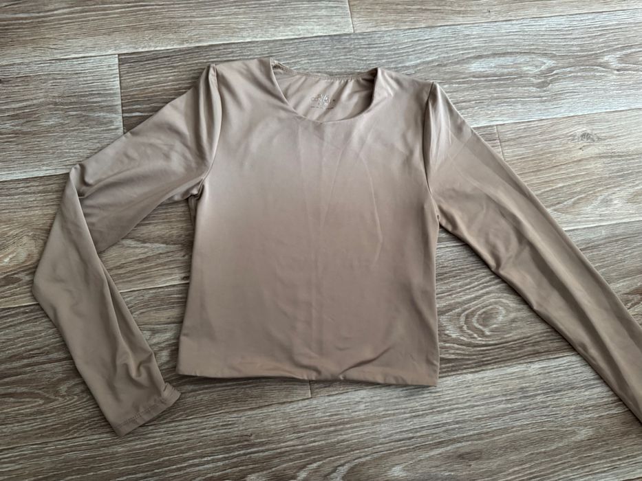 Бежева вкорочена кофтинка