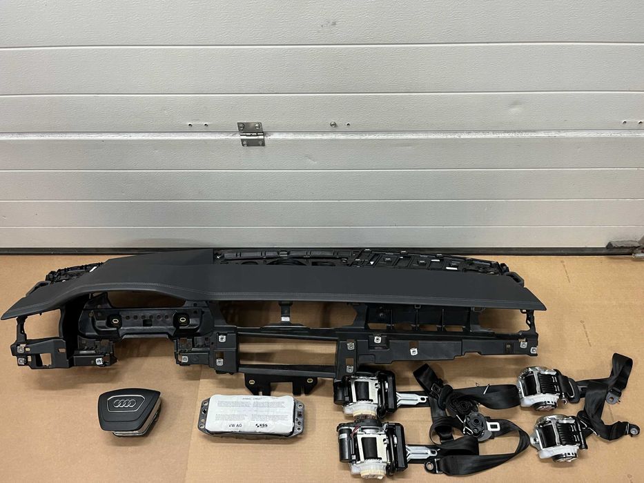 Audi A6 C8 Airbag подушки безопасности консоль