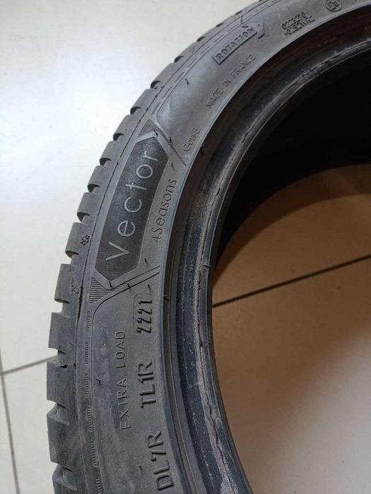 Пара шин б/у 225/45R17 94W Goodyear Vector 4Seasons Gen-3