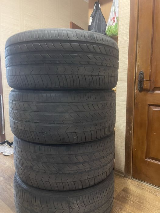 Шины 295 35 21 ( пара)