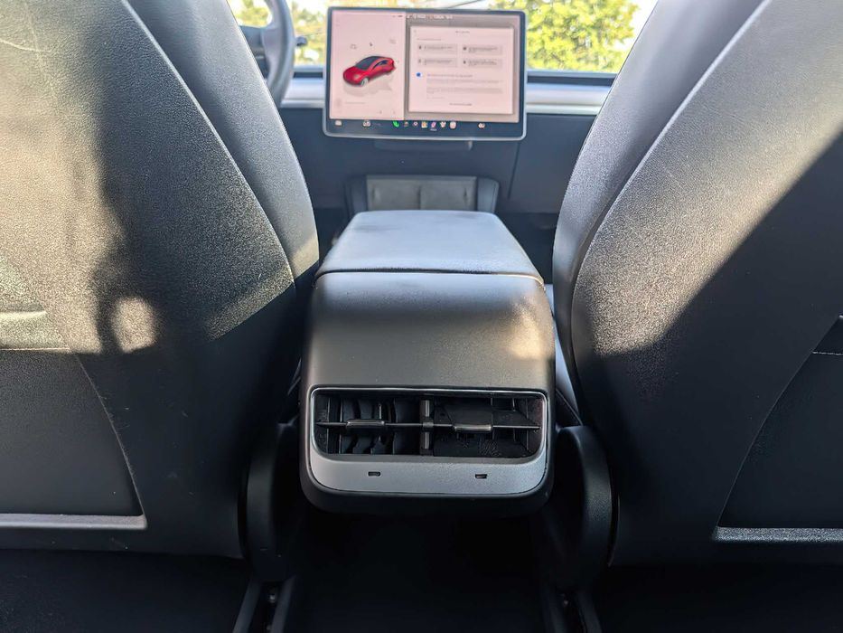 Tesla Model 3 Long Range      2022