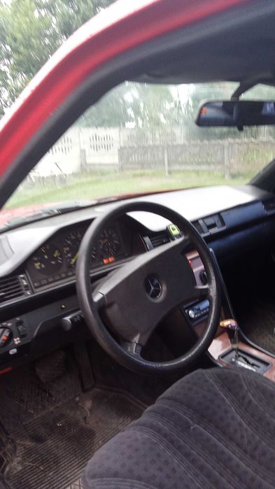 Продається мерседес 124 1990 р 2 5 д  на автоматі вдуже гарному стані