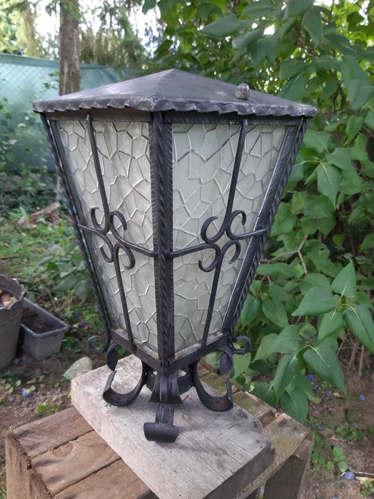 Stara retro lampa zewnętrzna duża, latarnia
