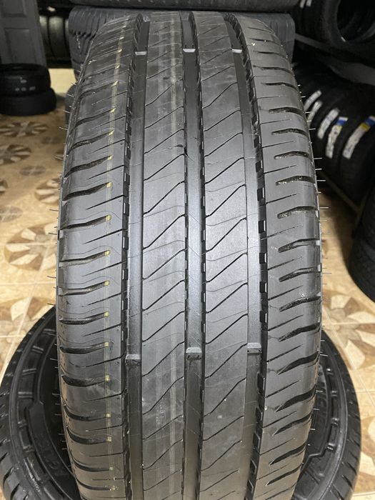 215/65/16с 106/104Т Michelin AGILIS 3