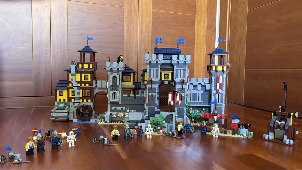 3 conjuntos - LEGO Creator 3 em 1 (31120) Castelo Medieval