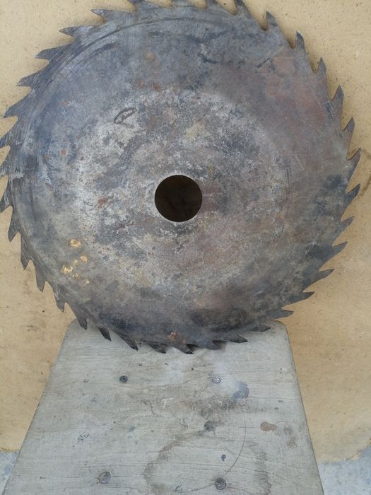 Продам пильные диски по дереву для продольного и поперечного распила.