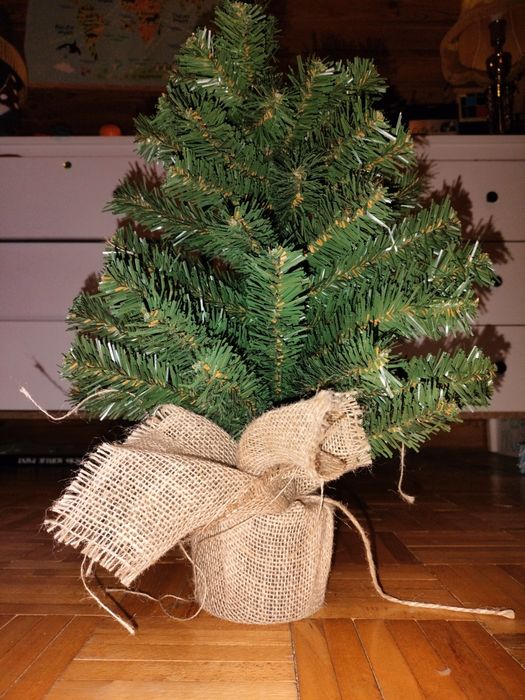 Mała sztuczna choinka  wys. 50 cm