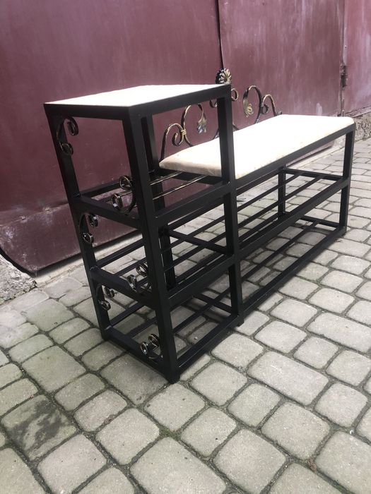 Бенкетка з полицею для взуття