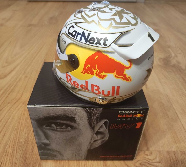 Kask Hełm Red Bull Max Verstappen F1 - w skali 1:2 z Sezonu 2022