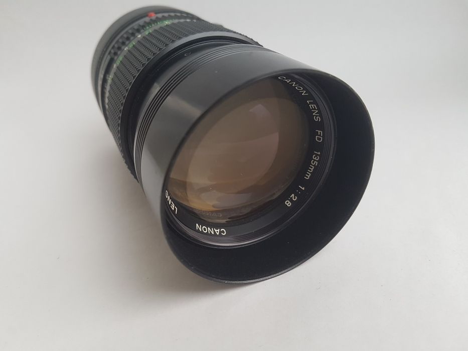 Объектив Canon FD 135mm f2.8 с переходником на Canon RF