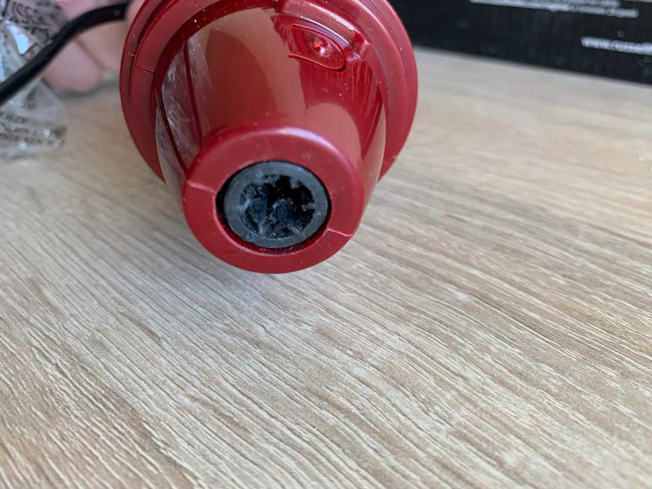 Занурюваний блендер Russell Hobbs 24700-56 потертості на корпусі