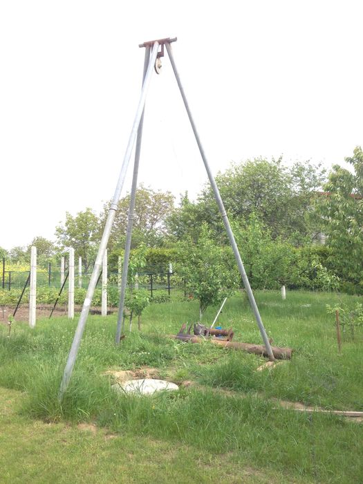 Trójnóg do wiercenia studni Trójnóg studniarski