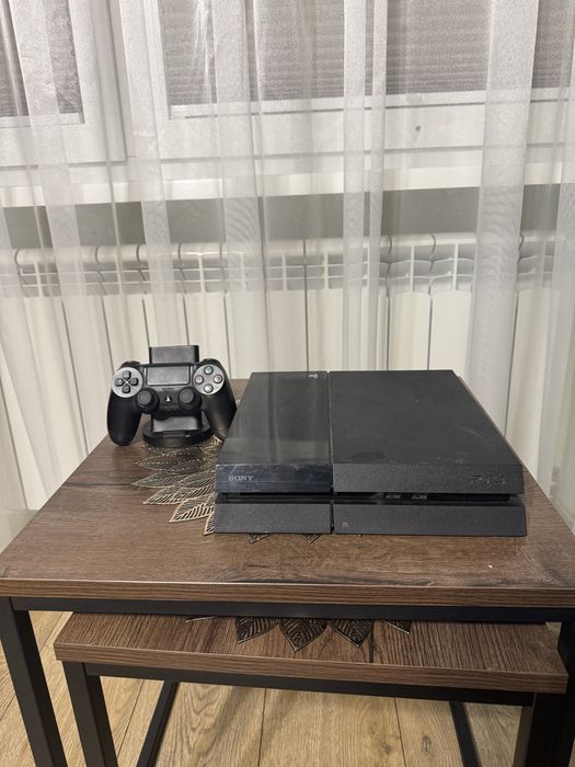 Playststion 4 +pad i gry