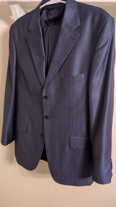 Продам мужской классический костюм