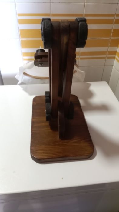 Base articulada de chão ou mesa para aro de bordar