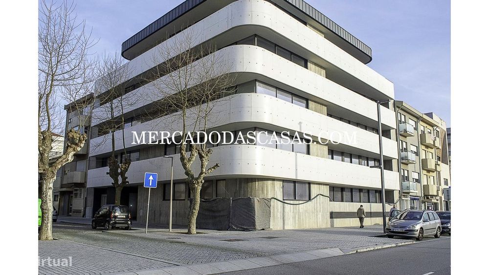 Apartamento T2 em Espinho c/varanda e box