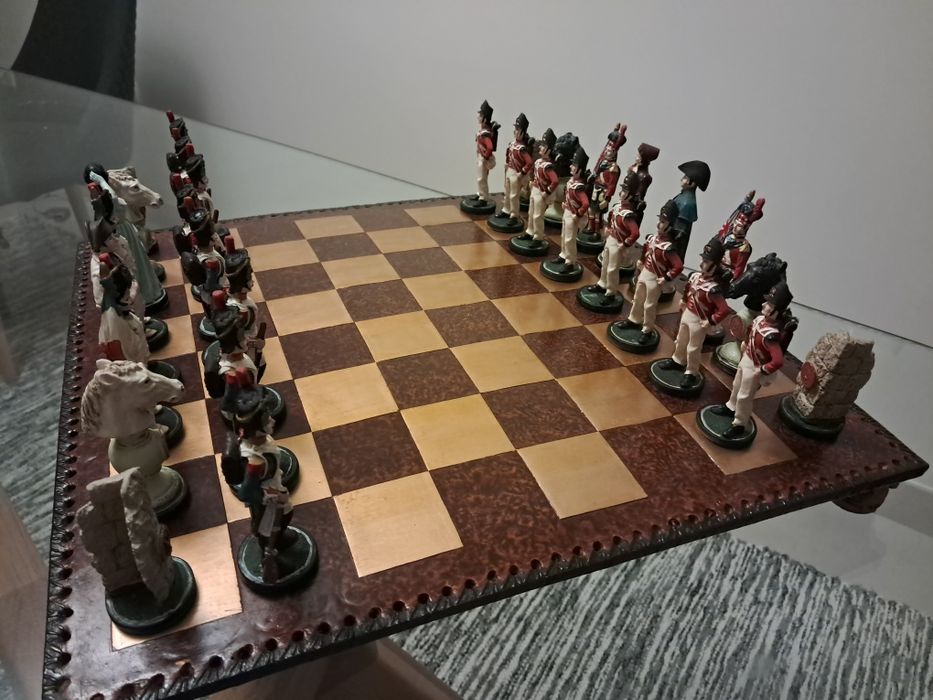 Jogo de Xadrez Temático Invasões Francesas (Completo + Tabuleiro em Pedra)