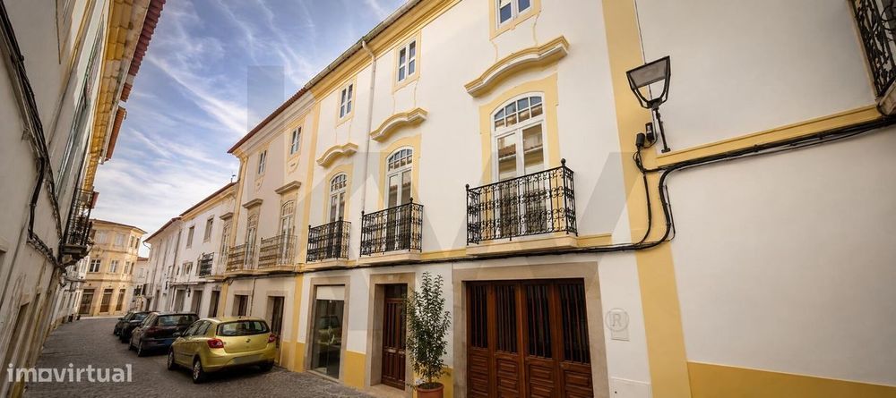 Investment Opportunity · Historic Mansion in the Historic Centre of