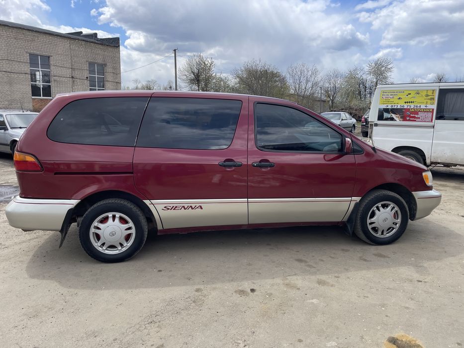 Toyota Sienna 3.0 avtomat