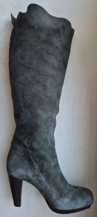 HUGO BOSS roz. 39 delikatna skóra naturalna w całości super stan