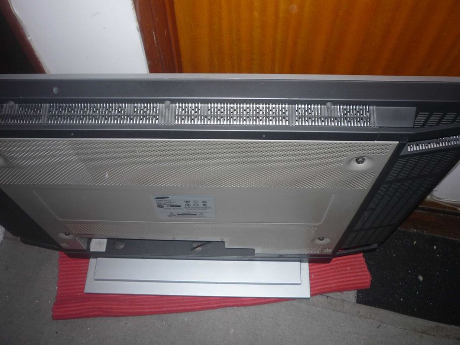 Plasma Samsung 107 cms (não liga): 5 euros