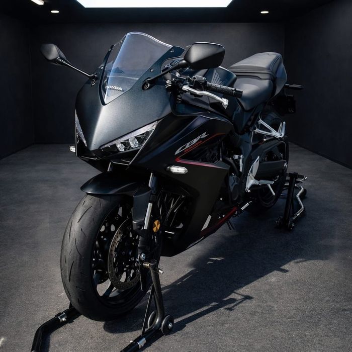 Honda CBR CBR 650R E-Clutch GWARANCJA Kategoria A2 Matt Gunpowder Black Metallic