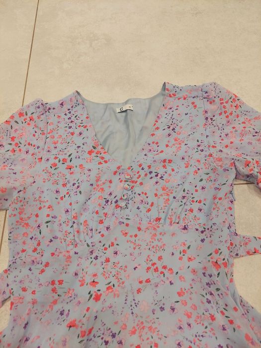 Letnia sukienka mini w kwiaty CUBUS