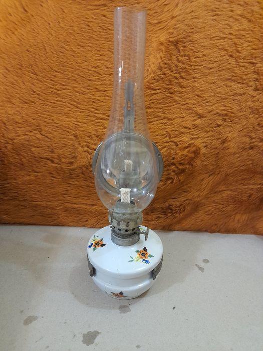 Stara lampa naftowa domowa