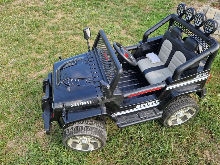 Jeep na akumulator