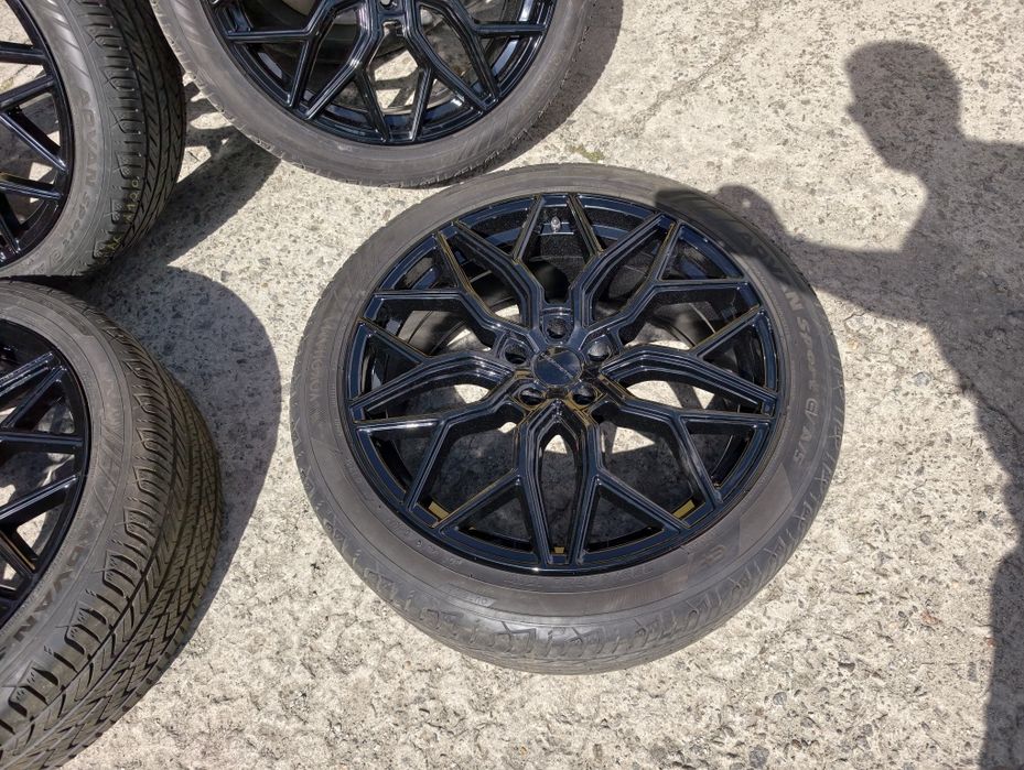 Колеса в зборі Tesla Model Y R20 235/40 Yokohama+ диски Liquid Metal