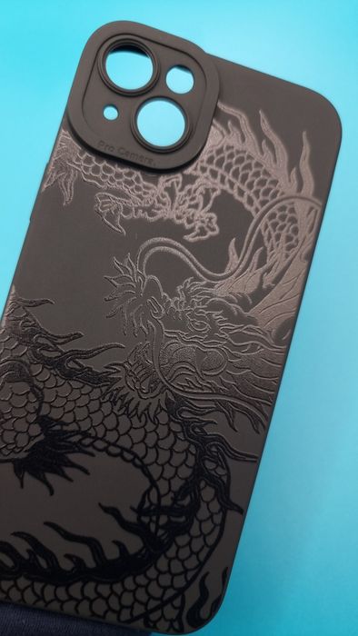 Eleganckie etui Black Dragon do iPhone 15 Plus.