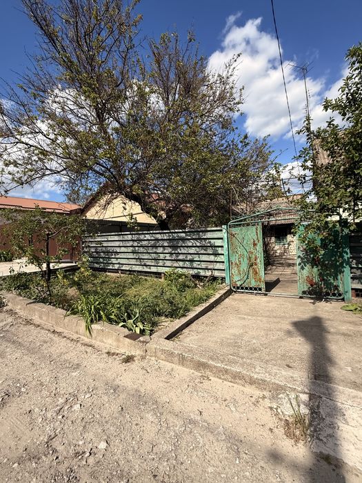 Ділянка із будиночком у Шевченківському мкрн.