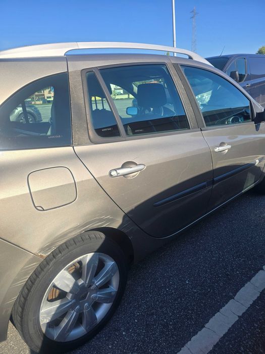 Vendo carrinha Renault Clio Break de 2008 a gasóleo, equipada com o fiável e muito económico motor 1.5 .