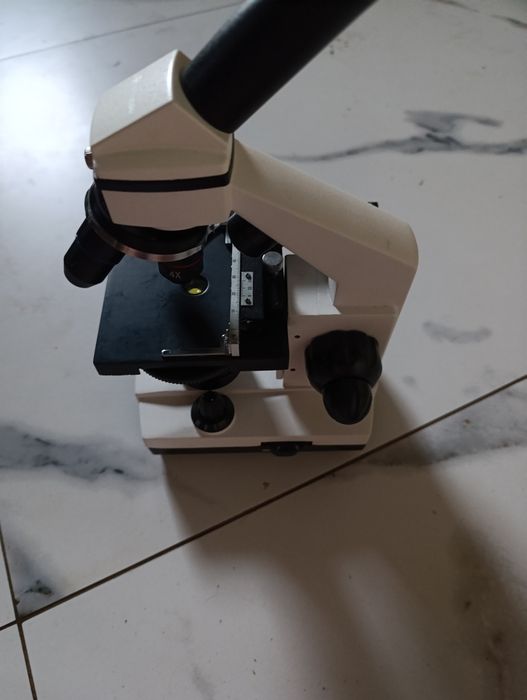 Zestaw laboratoryjny z mikroskopem opticon