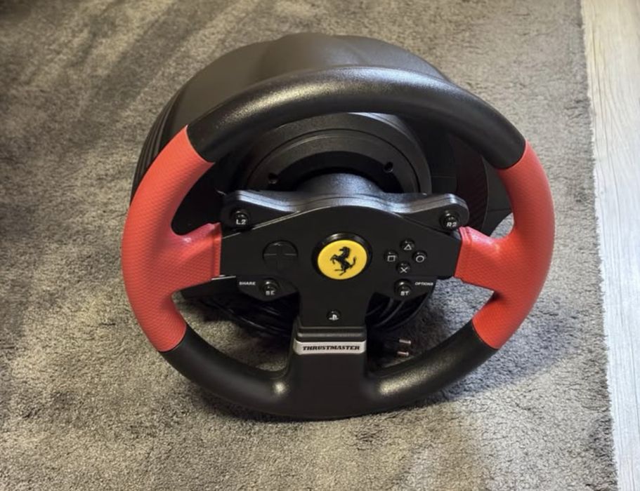 Volante Thrustmaster T150 Ferrari Edition – PS4 / PS5 / PC