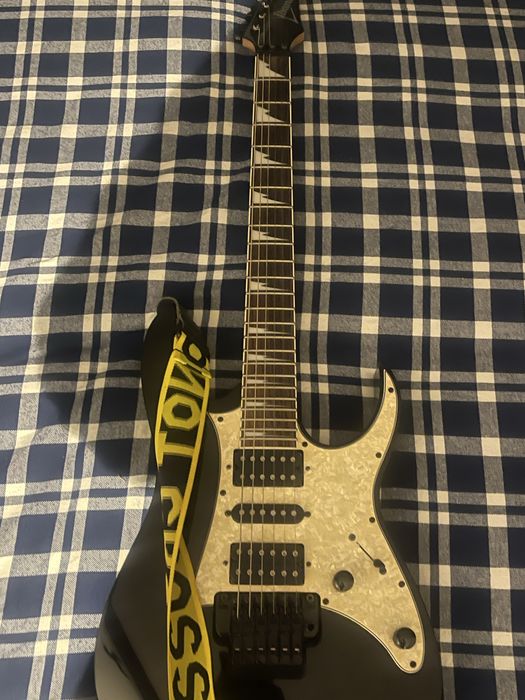 Ibanez RG350 usada, mas em boas condiçoes