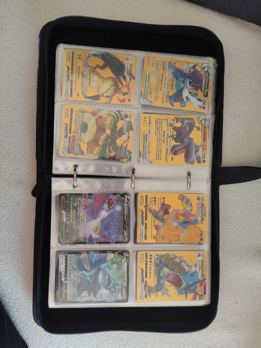 Album Pokemon skórzany na 400 kart +370 kart pokemon Biała