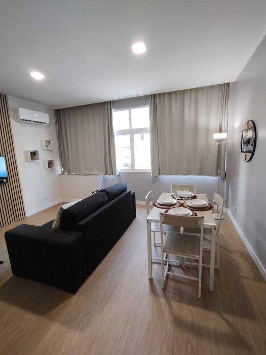Apartamento a 50 metros da Praia. Piscina e Estacionamento.