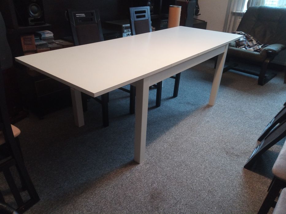 Stół do salonu/kuchni