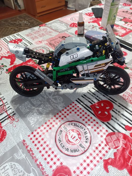 Продам мотоцикл лего