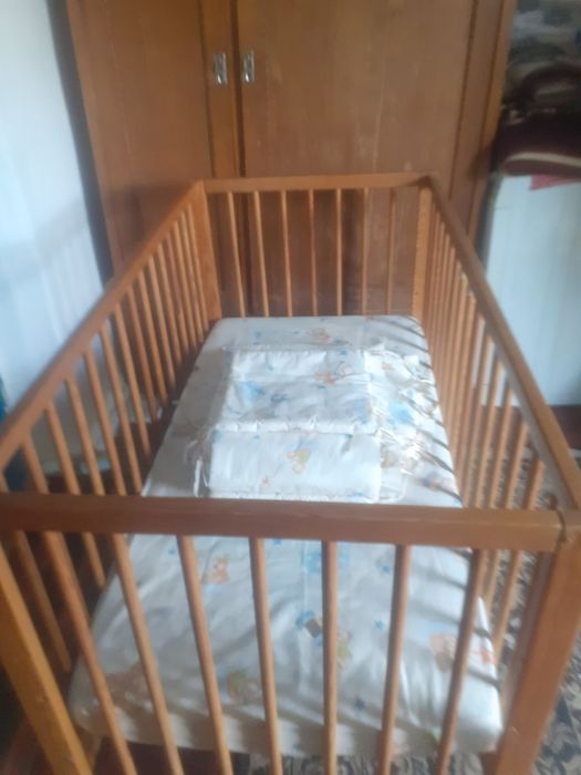 Ліжечко дитяче дерев'яне