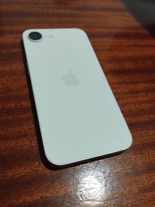 iPhone 16e novo!